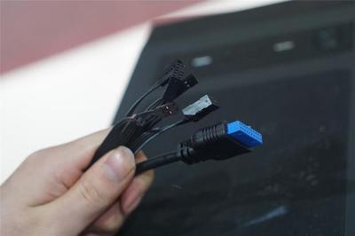 裝機(jī)不求人 從零開始組裝電腦，線纜連接一目了然